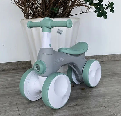 Hot Music Bubble Apparaten en Plastic Wheels Auto voor Kinderen Max Loading 30kg Self Scooter