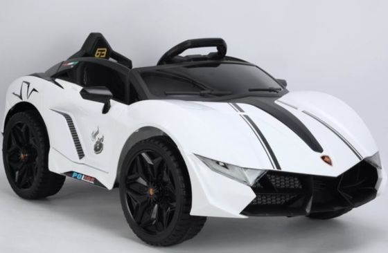 10 jaar oude kinderen elektrische auto 2023 Ride On Toy met 13.8 kg G.W. en afstandsbediening