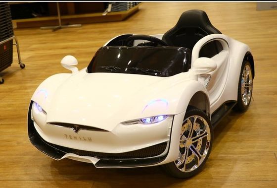 12V elektrische batterij rijden op de auto voor kinderen gemaakt van PP materiaal met maximaal laadvermogen 40kg