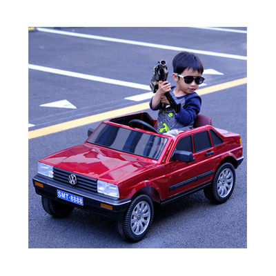 Kinderen elektrische rit op de auto muziek en lichten Geschikt voor 3-8 jaar Karton Grootte 121x59x40cm