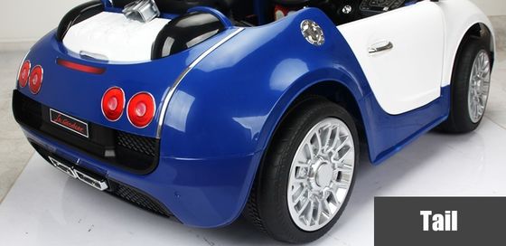 Afstandsbediening Kinderspeelgoed Elektrische auto's met plastic materiaal en 550 * 2 motor