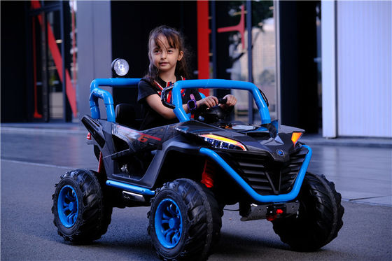 Unisex elektrische speelgoed met plastic batterij voor kinderen rijden in auto's in felgele kleur