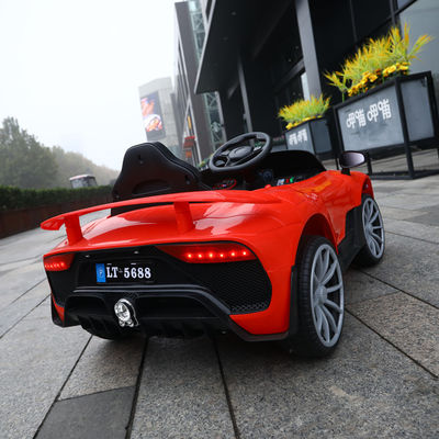 12V accu aangedreven witte elektrische wielen speelgoed auto met afstandsbediening en één sleutel start