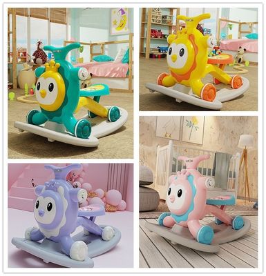 Multifunctionele kinderroze scooter met loopfunctie en schud een paard ontwerp