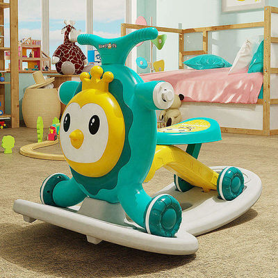 Multifunctionele kinderroze scooter met loopfunctie en schud een paard ontwerp