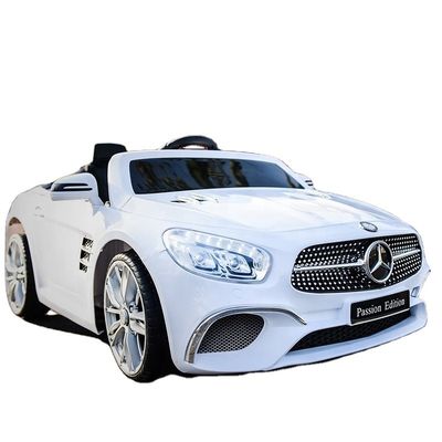 2.4G R/C Baby Ride On Toy Car met 2,6 3,5KM/H snelheid en LED lichten muziekfunctie