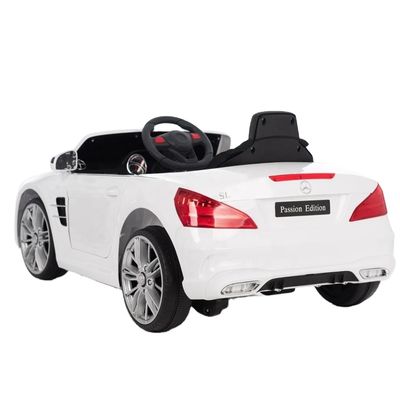 2.4G R/C Baby Ride On Toy Car met 2,6 3,5KM/H snelheid en LED lichten muziekfunctie