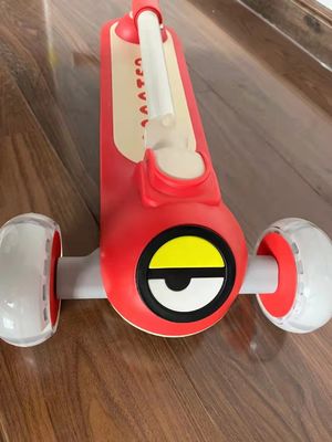 Een knop opvouwbaar zacht leer zitje 3 wielen rijden op scooter auto voor kinderen en duurzaam