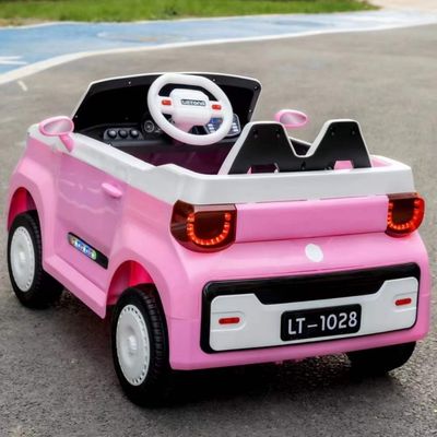 Vier wielen batterij Plastic Baby Kids elektrisch speelgoed met afstandsbediening 12V*390*2 motor