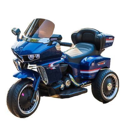 Plastic Kids rijden op een mini-motorfiets met vroege onderwijsfunctie en Engels verhaal